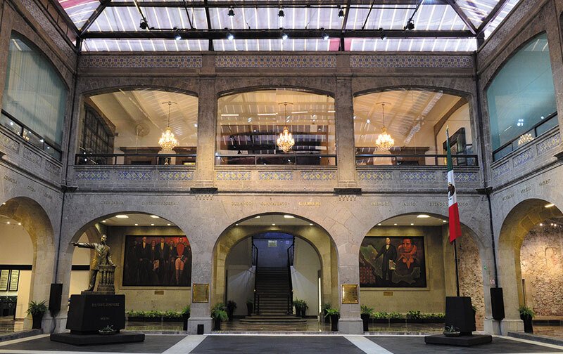 Ministerio Público arriba a Xico para recabar testimonio de Fernández Noroña después de riña