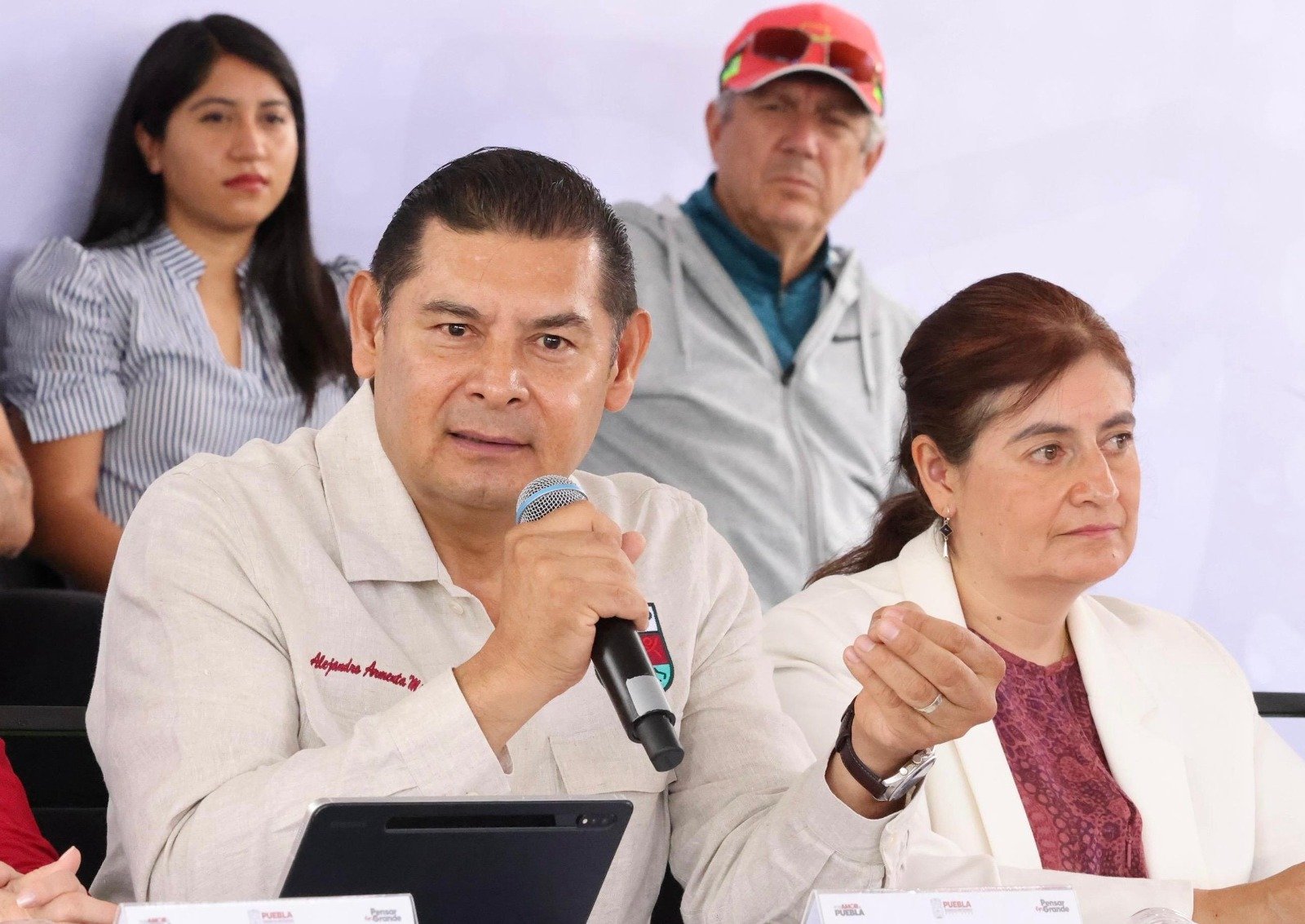 Gobierno Federal y Alejandro Armenta impulsan mejoras en el sistema de salud de Puebla
