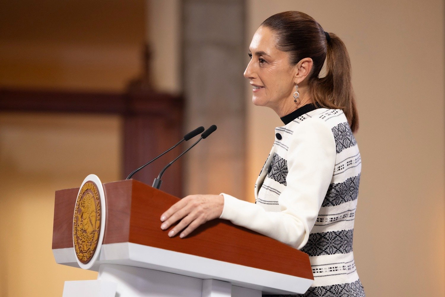 Claudia Sheinbaum anuncia fin a deducciones fiscales para banqueros por contribuciones al Fobaproa