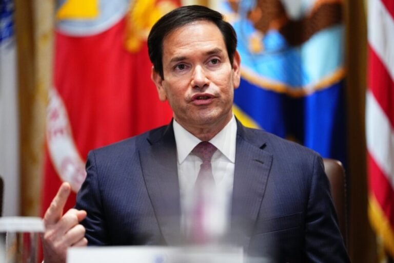 Rubio respalda ataques de EE.UU. a buques venezolanos vinculados al narcotráfico; México opta por la neutralidad
