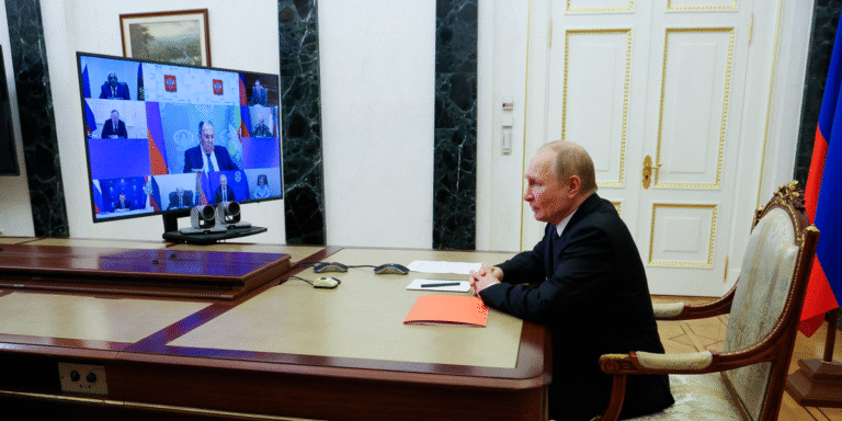 03/10, 18:23:59, 7.png