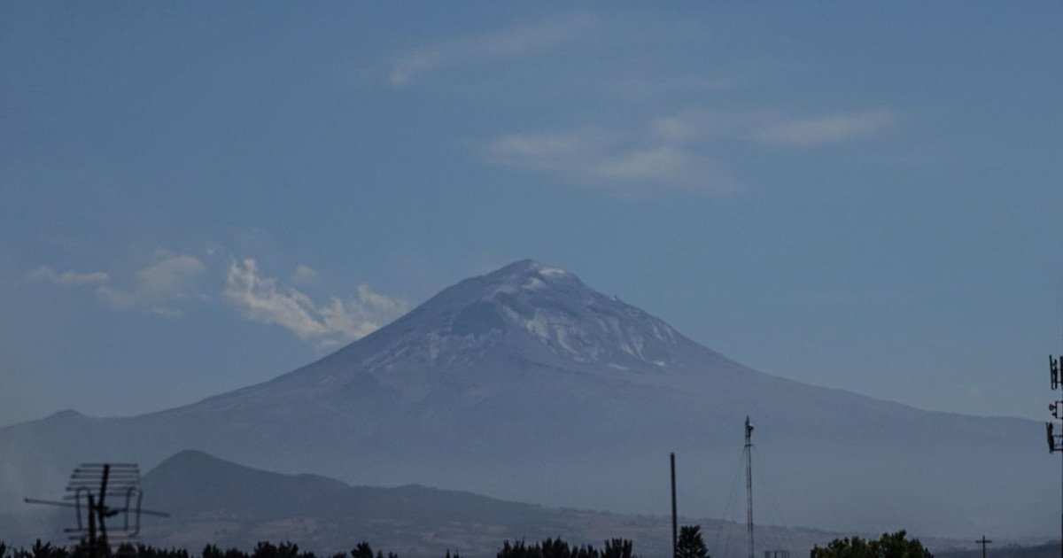 Popocatépetl en Alerta: Don Goyo Sigue Gruñendo con 45 Exhalaciones