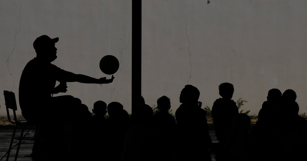 Culiacán en Llamas: Sujetos Armados Incendian Colegio y Vehículos en Ola de Violencia