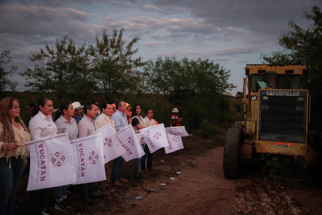 Renacimiento Maya: Díaz Mena arranca proyecto histórico para impulsar turismo en Oxkintok y apoyar a familias de Maxcanú