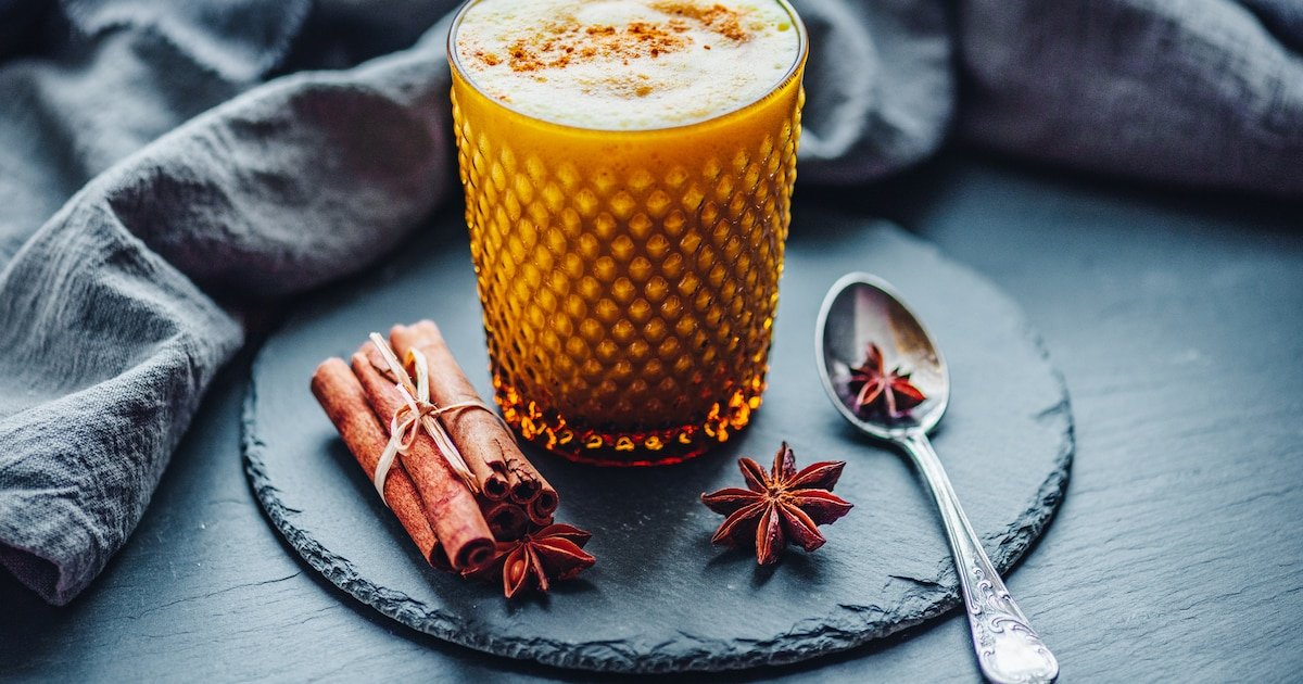 Leche Dorada Fría: El Brillo Navideño que Refresca tu Diciembre