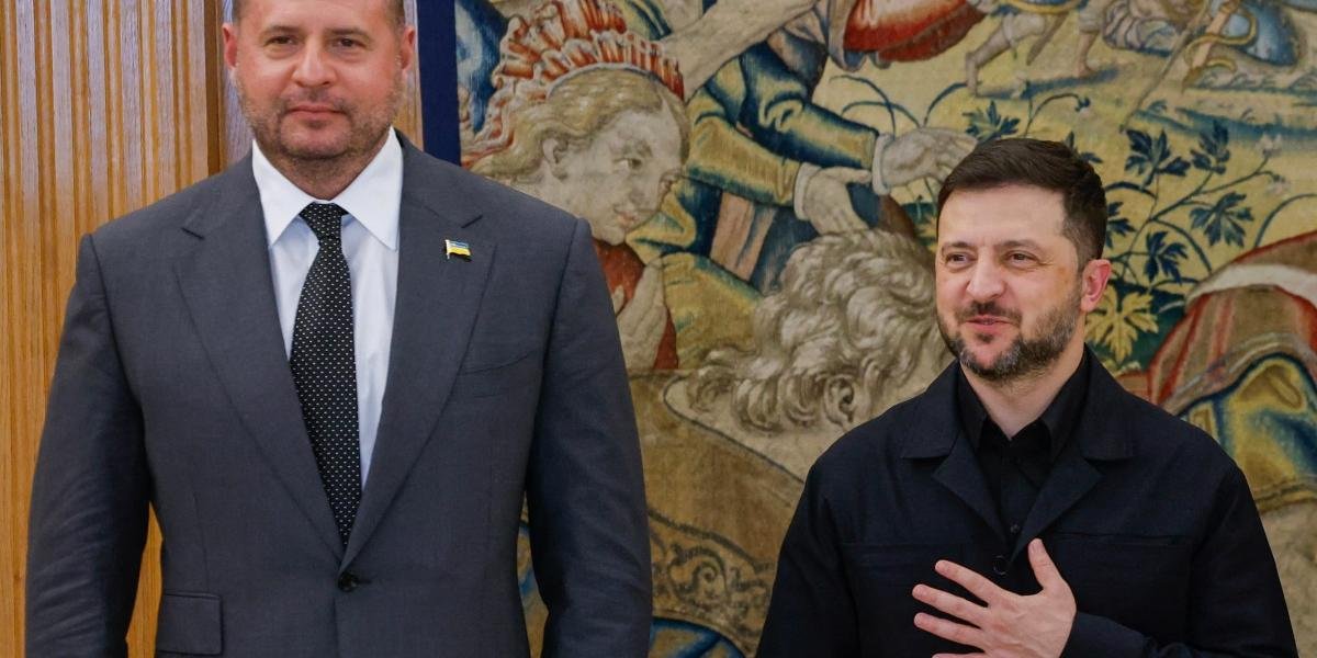 Zelenski pierde a su mano derecha: Yermak renuncia tras registro anticorrupción