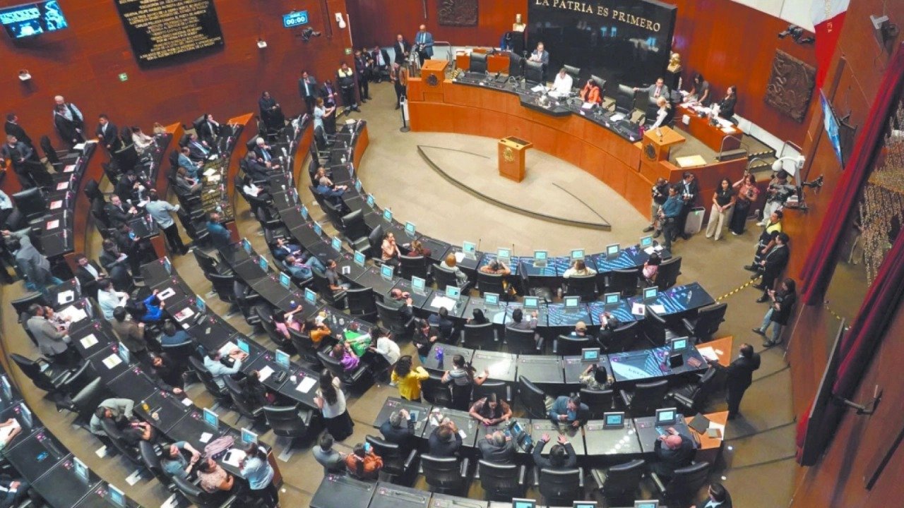 Incertidumbre en el Senado ante posible sustitución de Gertz Manero en la FGR