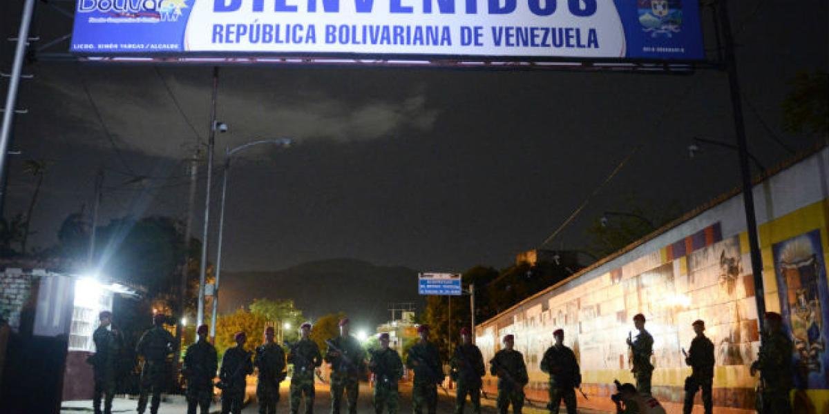 ELN suelta a 28 rehenes en Colombia: un gesto con fusiles de fondo