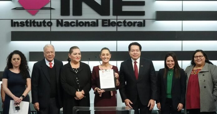 12/01, 17:42:28, 4.png