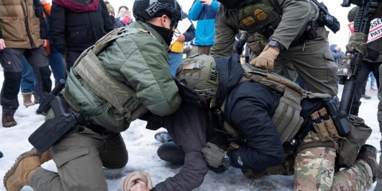 15/01, 12:25:30, 6.png